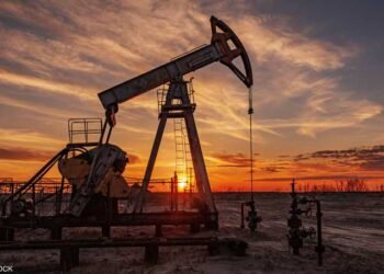 أسعار النفط تتراجع بأكثر من 4% بعد أنباء عن تجنب إسرائيل استهداف الخام الإيراني