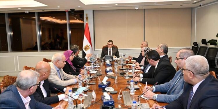 الشربيني يصدر حزمة من التكليفات لمسئولى الهيئة لدفع معدلات التنمية بالمدن الجديدة