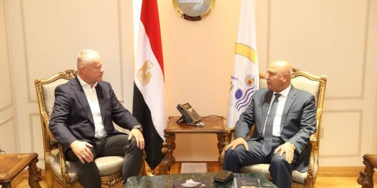 وزير الصناعة خطة إنشاء مجمع صناعي لإنتاج الأثاث بمدينة العلمين الجديدة