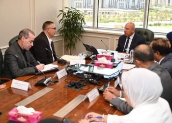 وزير الصناعة: نستهدف إنشاء مصنع لإنتاج الأبواب المصفحة المقاومة للحريق بمصر