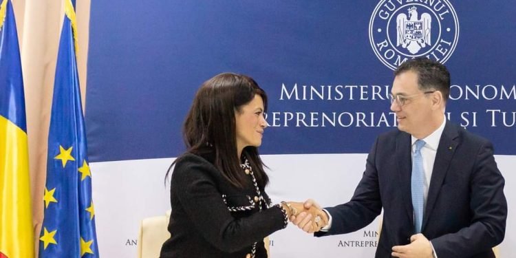 وزيرة التخطيط تبحث مع نظيرتها الرومانية فرص استثمار الشركات المجرية في مصر