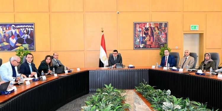 وزير الإسكان يتابع تنفيذ وحدات “سكن لكل المصريين” بالمحافظات والمدن الجديدة