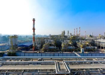 المصرية للتكرير تسدد 200 مليون دولار لبنوك دولية ديسمبر المقبل ضمن قرض بلغ 2.35 مليار