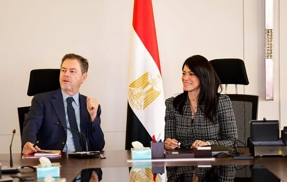 وزيرة التخطيط توقع مع سفير إٍسبانيا للحصول على منحتين بقيمة 800 ألف يورو