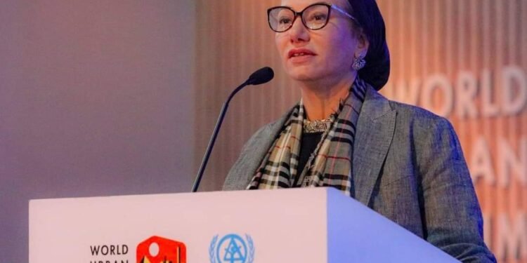 وزيرة البيئة تستعرض تجربة مصر في دمج ملف تغير المناخ في المجتمعات العمرانية الجديدة