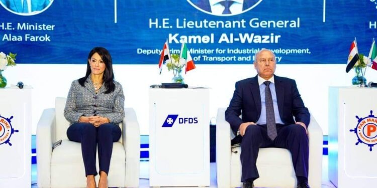 وزير الصناعة والنقل يشهد إطلاق خط الرورو المصري/ الإيطالي بين مينائي (دمياط – تريستا)