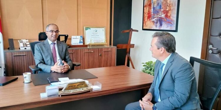 نائب وزير الإسكان يبحث فرص التعاون مع إحدى الشركات الإسبانية المتخصصة في مشروعات المياه