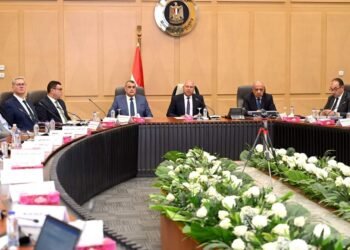 وزير الصناعة: إقرار تسهيلات وحوافز من وزارة البترول لدعم القطاع الصناعي