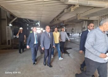 وزير الكهرباء فى زيارة مفاجئة لمحطة توليد كهرباء السويس البخارية