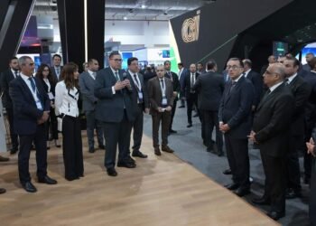 البنك المركزي يجري أول عملية شراء باستخدام منصة ترميز البطاقات على تطبيقات الهاتف المحمول