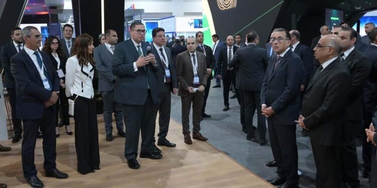 البنك المركزي يجري أول عملية شراء باستخدام منصة ترميز البطاقات على تطبيقات الهاتف المحمول