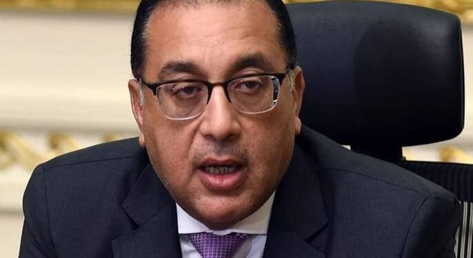 رئيس الوزراء يفتتح عدد من المشروعات الخدمية والتنموية بمحافظة الوادي الجديد