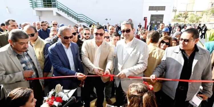 وزير الإسكان ومحافظ دمياط يفتتحان محطة مياه دمياط القديمة بعد إعادة تأهيلها وتطويرها