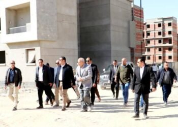 جولة موسعة لوزير الإسكان بمحاور الطرق ووحدات “سكن لكل المصريين” بمدينة 6 أكتوبر