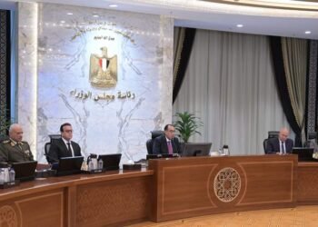 رئيس الوزراء يؤكد حرص الدولة على بذل مختلف الجهود لتحفيز قطاع الصناعة