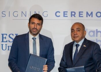 الأهلي صبور توقع مذكرة تفاهم مع جامعة ESLSCA لدعم الكوادر البشرية