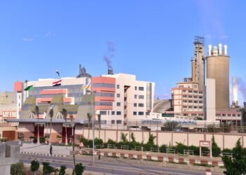 أبو قير للأسمدة توقع ثلاث اتفاقيات لتطوير مصانعها وتعزيز كفاءة الطاقة والاستدامة