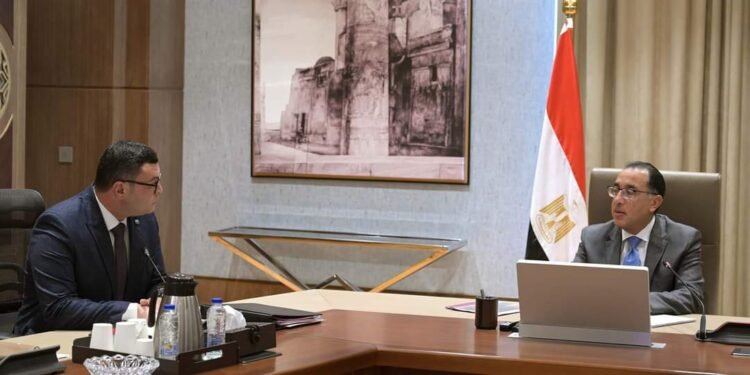 الحكومة : طرح عالمي لتخطيط المنطقة المحيطة بالأهرامات والمتحف الكبير