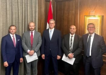 وزارة البترول تدعم توسعات شركة آتون ريسورسز في استخراج الذهب بالصحراء الشرقية