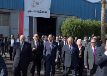 رئيس الوزراء تسليم عقود عدد من المصانع للمستثمرين بالمرحلة الأولى بمدينة الجلود بالروبيكي