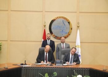 وزير النقل: توقيع عقد إتفاق مؤسسون لانشاء أول مشروع من نوعه فى مصر لتخريد السفن بميناء دمياط