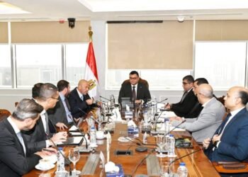 وزير الإسكان يناقش مقترح مشروع مستشفى عالمى على مساحة 46 ألف م٢ بالعاصمة الإدارية الجديدة