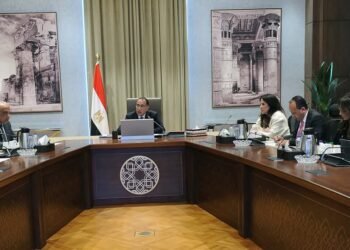 رئيس الوزراء يُتابع إجراءات طرح محطة جبل الزيت لتوليد الكهرباء من طاقة الرياح