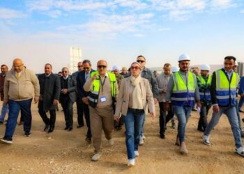 وزيرة البيئة تتفقد موقعي إنشاء مصنع معالجة تدوير المخلفات الصلبة بقوص في قنا