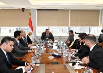 وزير الإسكان يستقبل وفد مستثمرين سعوديين لمناقشة عدد من الفرص الاستثمارية بمصر