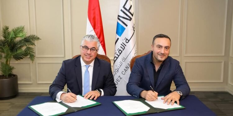 اقتصادية قناة السويس توقع عقد مشروع “دينم ريز” التركية لصناعة الملابس باستثمارات 8.8 مليون دولار