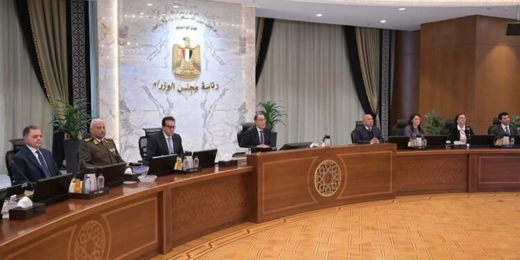 رئيس الوزراء: سددنا نحو 7 مليارات دولار ديونًا خارجية خلال شهري نوفمبر وديسمبر