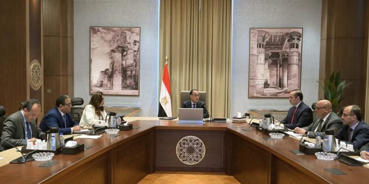 رئيس الوزراء يتابع إجراءات تنفيذ قانون التصالح في مخالفات البناء