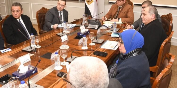 وزير الإسكان يتابع معدلات تنمية مدينة سفنكس الجديدة على مساحة حوالي 70 ألف فدان