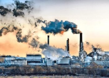  اليابان تستهدف خفض الانبعاثات 60% بحلول 2035