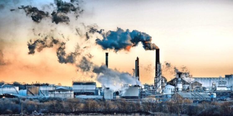  اليابان تستهدف خفض الانبعاثات 60% بحلول 2035