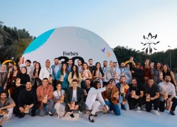 الشيخ طحنون بن خليفة بن محمد آل نهيان يكرم المبدعين الشباب بختام قمة فوربس الشرق الأوسط Under30 في أبوظبي