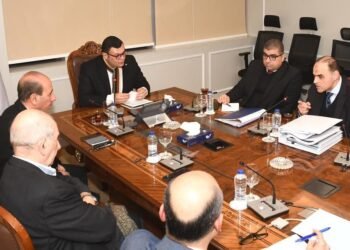 وزير الإسكان يعقد اجتماعًا مع شركات المقاولات العاملة بمشروع تطوير موقع التجلى الأعظم