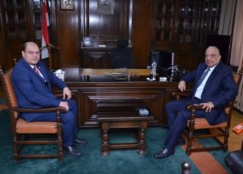 وزير الكهرباء يتابع مستجدات تنفيذ مشروع محطة الضبعة النووية مع قيادته