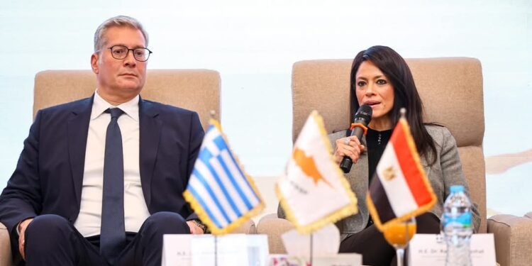 مصر ترحب بفرص التجارة والاستثمار وتسعى لاستكشاف آفاق جديدة في قطاعات الاقتصاد الأخضر