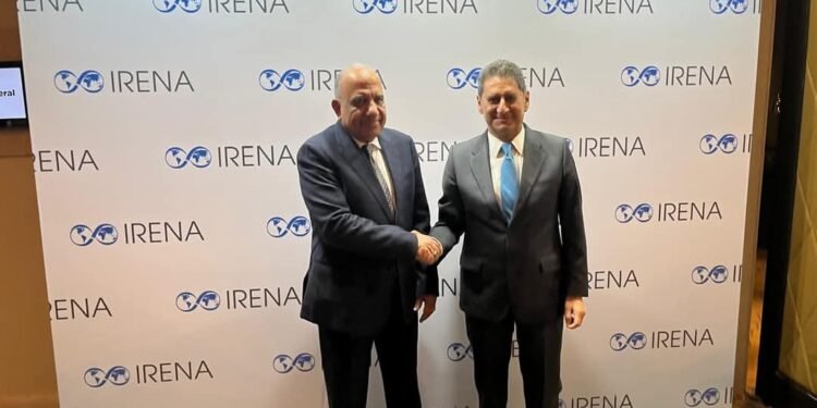 وزير الكهرباء يشيد بجهود مصر للتحول الطاقي والاقتصاد الأخضر