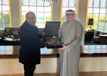 وزير الكهرباء يبحث مع “مصدر” الإماراتية تعزيز التعاون في مجالات الطاقة النظيفة