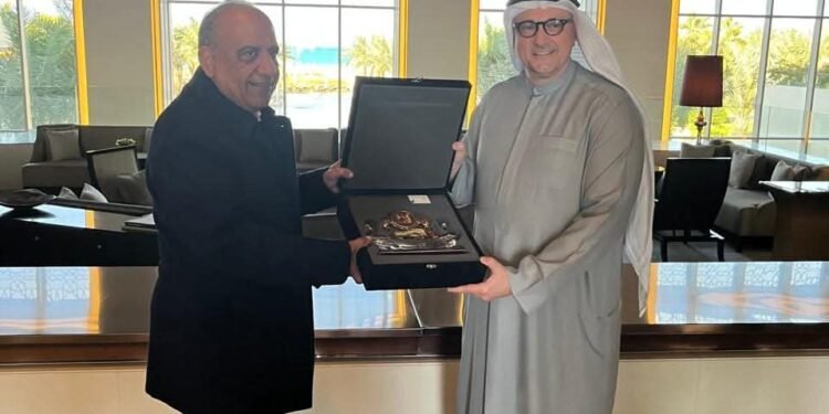 وزير الكهرباء يبحث مع “مصدر” الإماراتية تعزيز التعاون في مجالات الطاقة النظيفة