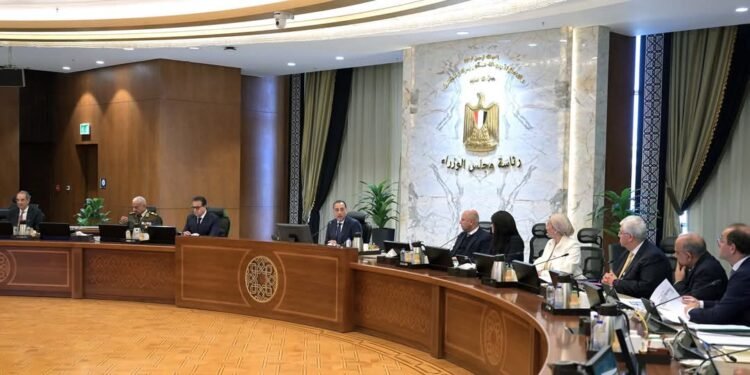 رئيس الوزراء: متابعة الأسواق لضمان توافر السلع الأساسية قبل حلول شهر رمضان