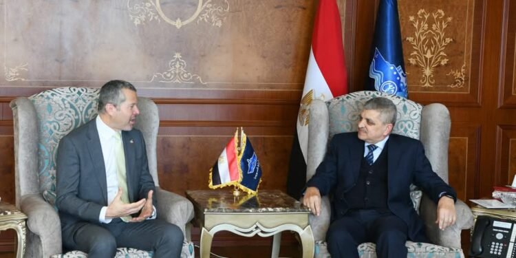 قناة السويس جاهزة لاستقبال الخدمات الملاحية للخطوط الكبرى