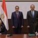 رئيس الوزراء يشهد توقيع عقد لإعادة تشغيل مصنع بلوكات الأنود بالتعاون مع “بريتش بتروليوم”