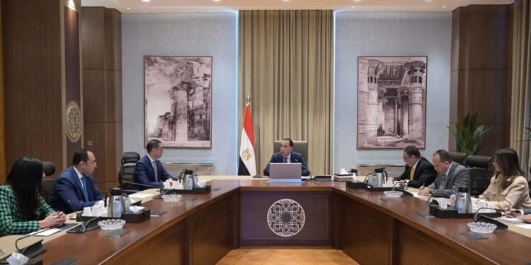 رئيس الوزراء يتابع إجراءات طرح الشركات التابعة للقوات المسلحة