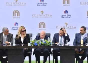 كارفور مصر توقع عقد أول فروعها بالشيخ زايد مع كليوباترا جروب