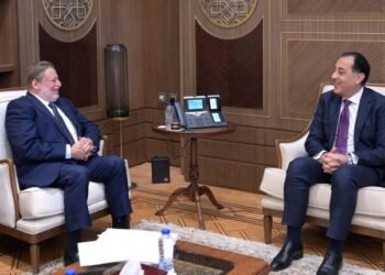 رئيس الوزراء يلتقي محافظ البنك المركزي لاستعرض موقف الاحتياطي النقدي من العملات الأجنبية