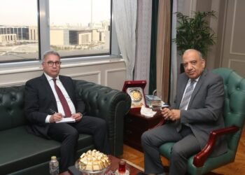 وزير الكهرباء يلتقى السفير المصرى الجديد لدى الصين لتعزيز التعاون وجذب القطاع الخاص