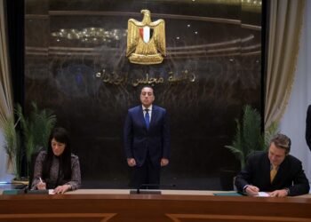 رئيس الوزراء يشهد توقيع اتفاقية تعاون بين وزارة المالية والبنك الأوروبي لإعادة الإعمار والتنمية